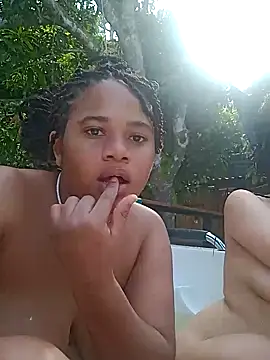 Snapshot of DANIELA_MICHEL chatting on 12.17.24 DANIELA MICHEL online show from 12.17.24