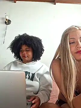 Snapshot of DANIELA_MICHEL chatting on 01.23.25 DANIELA MICHEL online show from 01.23.25