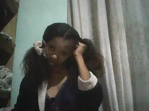 Snapshot of Antsoalie chatting on 09.18.25 Antsoalie online show from 09.18.25