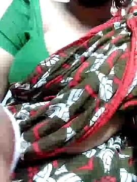 Snapshot of BERRY_00 chatting on 01.28.25 BERRY 00 online show from 01.28.25