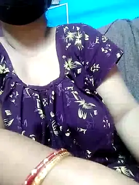 Snapshot of BERRY_00 chatting on 02.01.25 BERRY 00 online show from 02.01.25