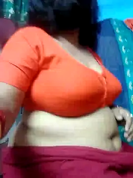 Snapshot of BERRY_00 chatting on 02.10.25 BERRY 00 online show from 02.10.25