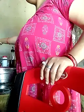 Snapshot of BERRY_00 chatting on 02.15.25 BERRY 00 online show from 02.15.25