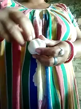 Snapshot of BERRY_00 chatting on 03.02.25 BERRY 00 online show from 03.02.25