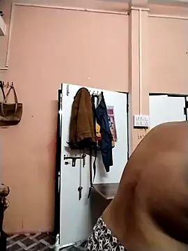 Snapshot of zeevaansari chatting on 01.26.25 zeevaansari online show from 01.26.25