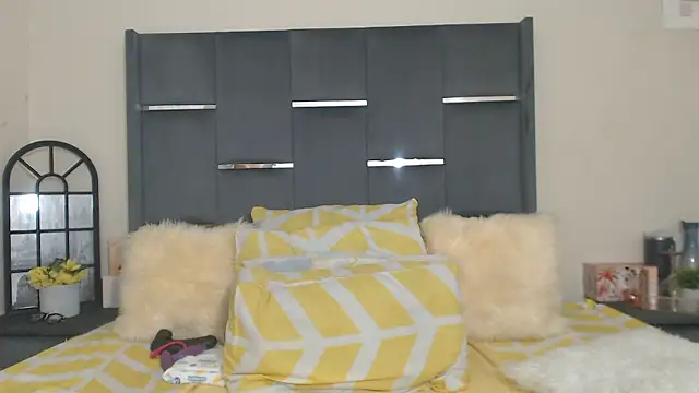 LaCaramellaChocolatia online show from 01.08.26