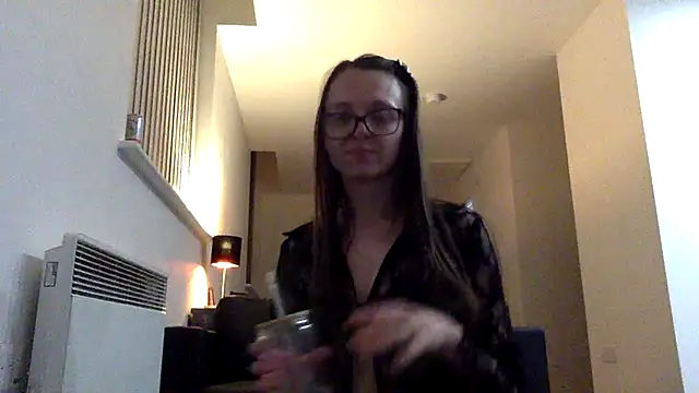 Snapshot of Cerulean chatting on 10.04.25 Cerulean online show from 10.04.25