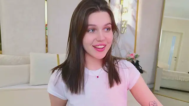 RihannaRose online show from 04.19.26