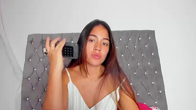 AriaMontgomery online show from 09.22.25