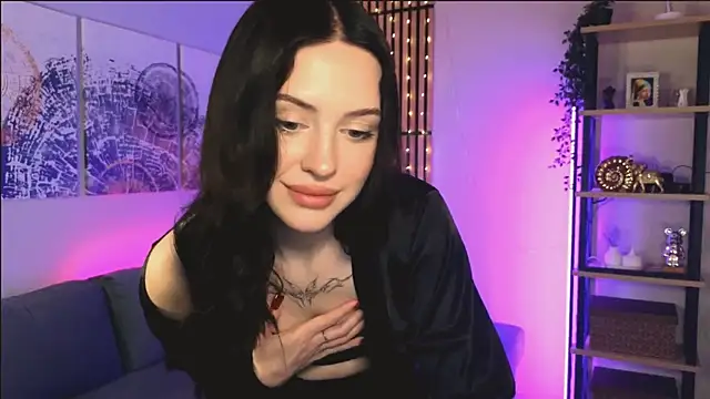 Snapshot of StellaryShy chatting on 12.31.24 StellaryShy online show from 12.31.24