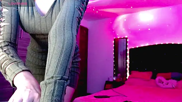 holy juli online show from 11.11.25