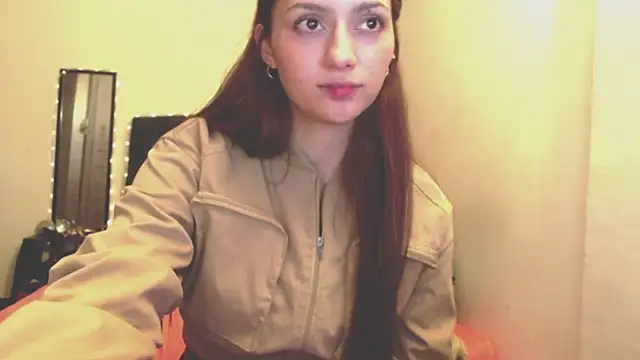 holy juli online show from 04.08.26