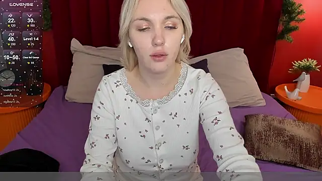 Fluffy Monica online show from 01.02.25