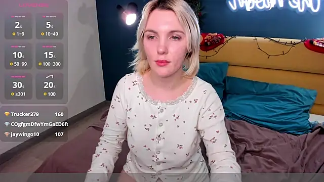 Fluffy Monica online show from 01.08.25