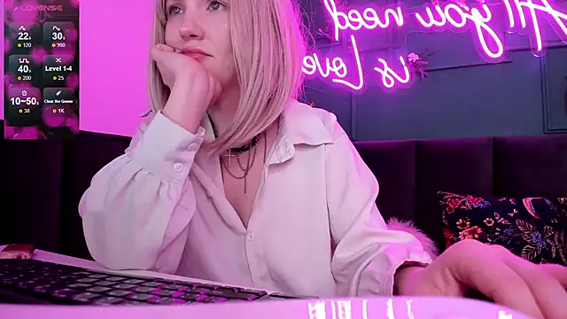 Fluffy Monica online show from 03.03.25