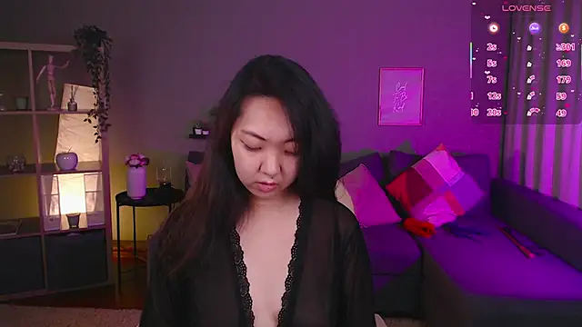 Snapshot of Marine_Vact chatting on 09.27.25 Marine Vact online show from 09.27.25