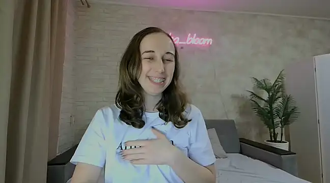 Anika bloom online show from 02.02.25