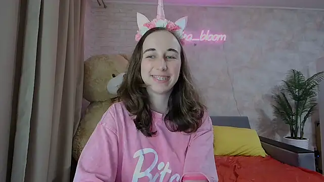 Anika bloom online show from 03.16.25
