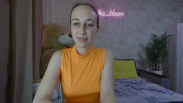 Anika bloom online show from 09.17.25