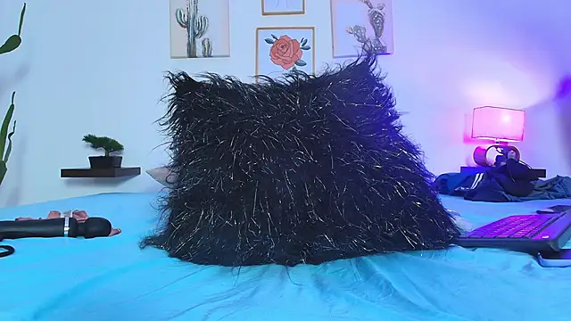 Snapshot of miwa_cute chatting on 12.24.24 miwa cute online show from 12.24.24