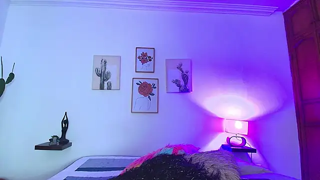 Snapshot of miwa_cute chatting on 02.10.25 miwa cute online show from 02.10.25