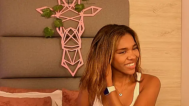 Snapshot of Lily_Miiller chatting on 10.28.25 Lily Miiller online show from 10.28.25