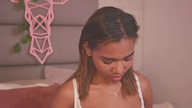 Snapshot of Lily_Miiller chatting on 11.27.25 Lily Miiller online show from 11.27.25