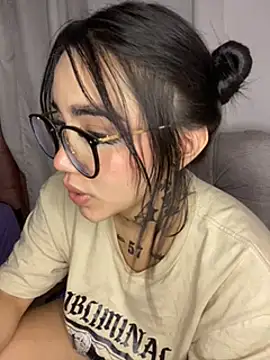 Nickiiiii online show from 01.03.25