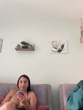 Nickiiiii online show from 02.10.25