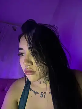 Nickiiiii online show from 02.12.25