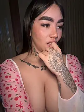 Nickiiiii online show from 02.04.26