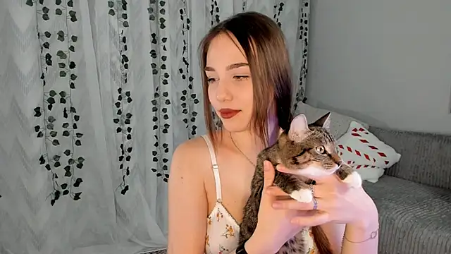 Snapshot of Tate_Angel chatting on 03.04.25 Tate Angel online show from 03.04.25