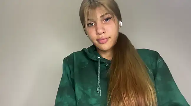 Snapshot of valeri-bigcock chatting on 12.24.24 valeri-bigcock online show from 12.24.24