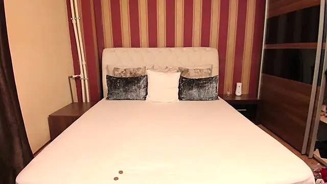 Snapshot of AshPage chatting on 11.21.25 AshPage online show from 11.21.25