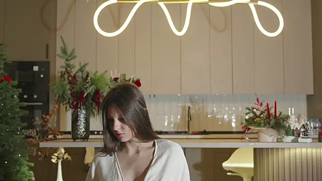 whisper of love online show from 12.22.25