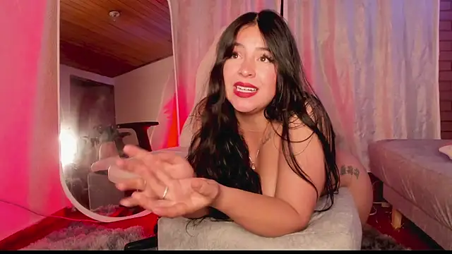 Snapshot of sunshine_maddy chatting on 01.28.25 sunshine maddy online show from 01.28.25