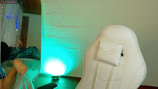 Snapshot of sunshine_maddy chatting on 11.20.25 sunshine maddy online show from 11.20.25