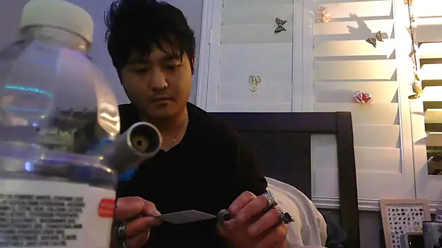 Snapshot of cloudyspun chatting on 11.18.25 cloudyspun online show from 11.18.25