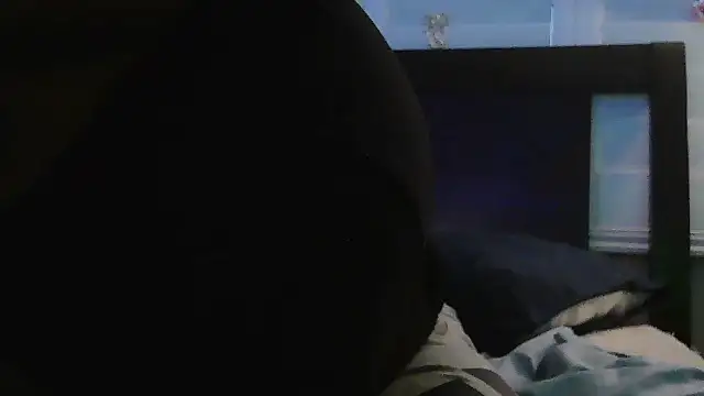 Snapshot of cloudyspun chatting on 11.20.25 cloudyspun online show from 11.20.25