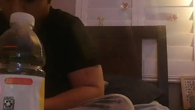 Snapshot of cloudyspun chatting on 11.20.25 cloudyspun online show from 11.20.25