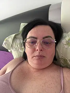 Snapshot of Amandamuller1982 chatting on 12.30.24 Amandamuller1982 online show from 12.30.24
