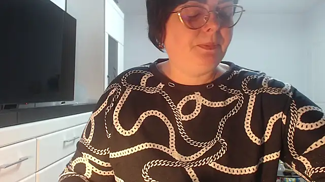 Amandamuller1982 online show from 04.17.26