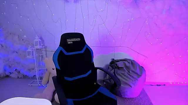 Snapshot of Sharon_Evansi chatting on 12.03.24 Sharon Evansi online show from 12.03.24