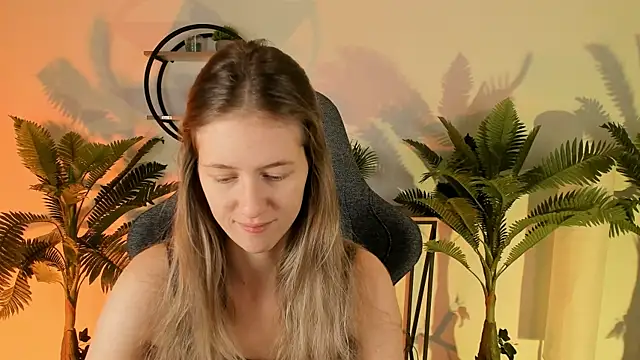 Snapshot of Sharon_Evansi chatting on 12.04.24 Sharon Evansi online show from 12.04.24