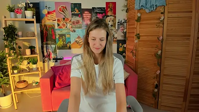 Snapshot of Sharon_Evansi chatting on 12.07.24 Sharon Evansi online show from 12.07.24