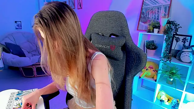 Snapshot of Sharon_Evansi chatting on 01.12.25 Sharon Evansi online show from 01.12.25