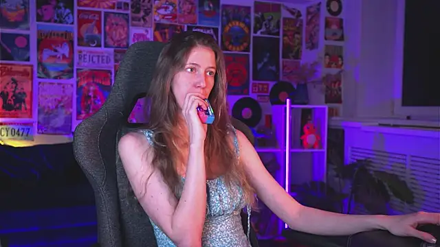 Snapshot of Sharon_Evansi chatting on 02.05.25 Sharon Evansi online show from 02.05.25