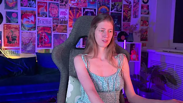 Snapshot of Sharon_Evansi chatting on 02.05.25 Sharon Evansi online show from 02.05.25