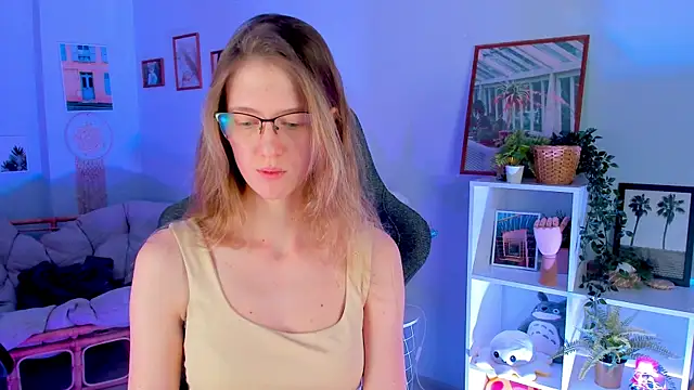 Snapshot of Sharon_Evansi chatting on 03.06.25 Sharon Evansi online show from 03.06.25