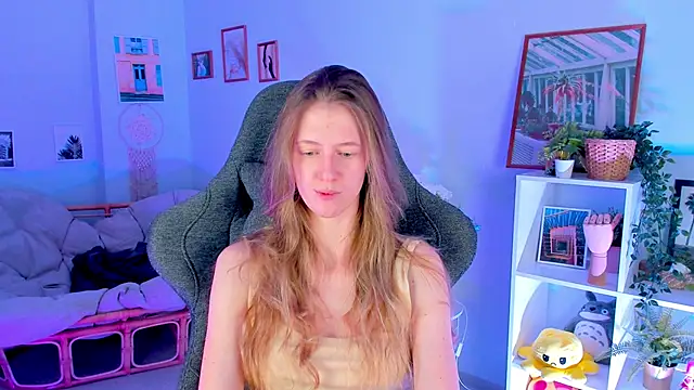 Snapshot of Sharon_Evansi chatting on 03.06.25 Sharon Evansi online show from 03.06.25